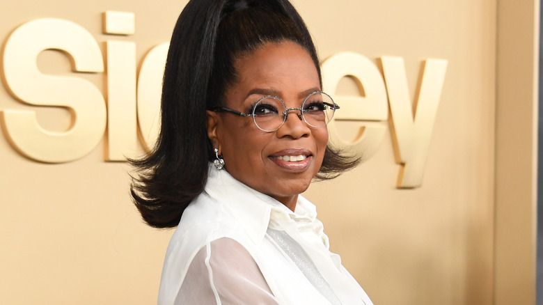 Oprah Winfrey posing