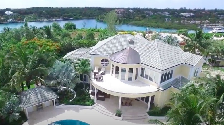 Shania Twain's former mansion in the Bahamas