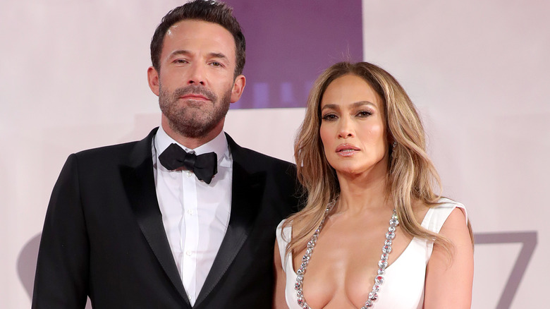 Ben Affleck and Jennifer Lopez posing