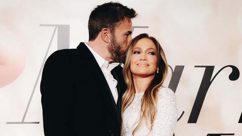 Ben Affleck kissing Jennifer Lopez