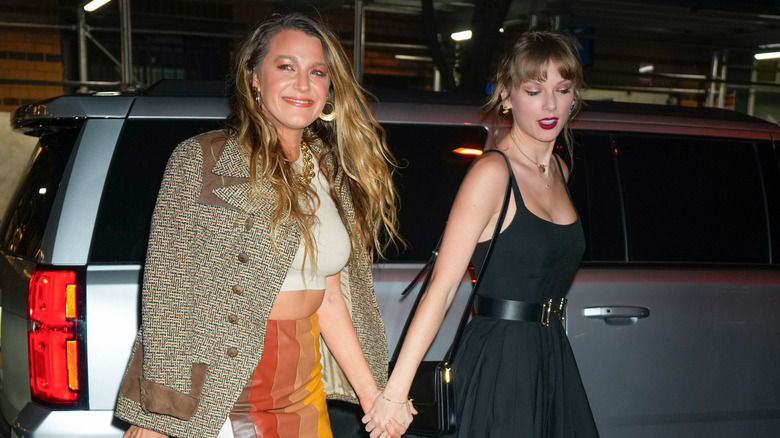 Blake Lively and Taylor Swift walking outside