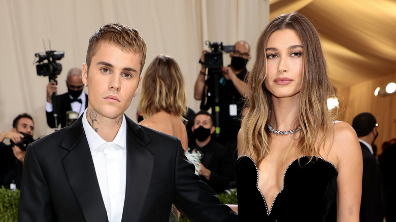 Hailey and Justin Bieber posing