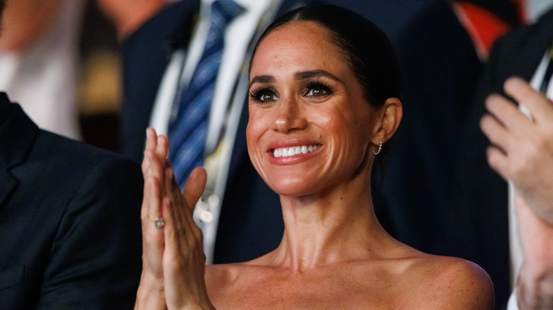 Meghan Markle clapping