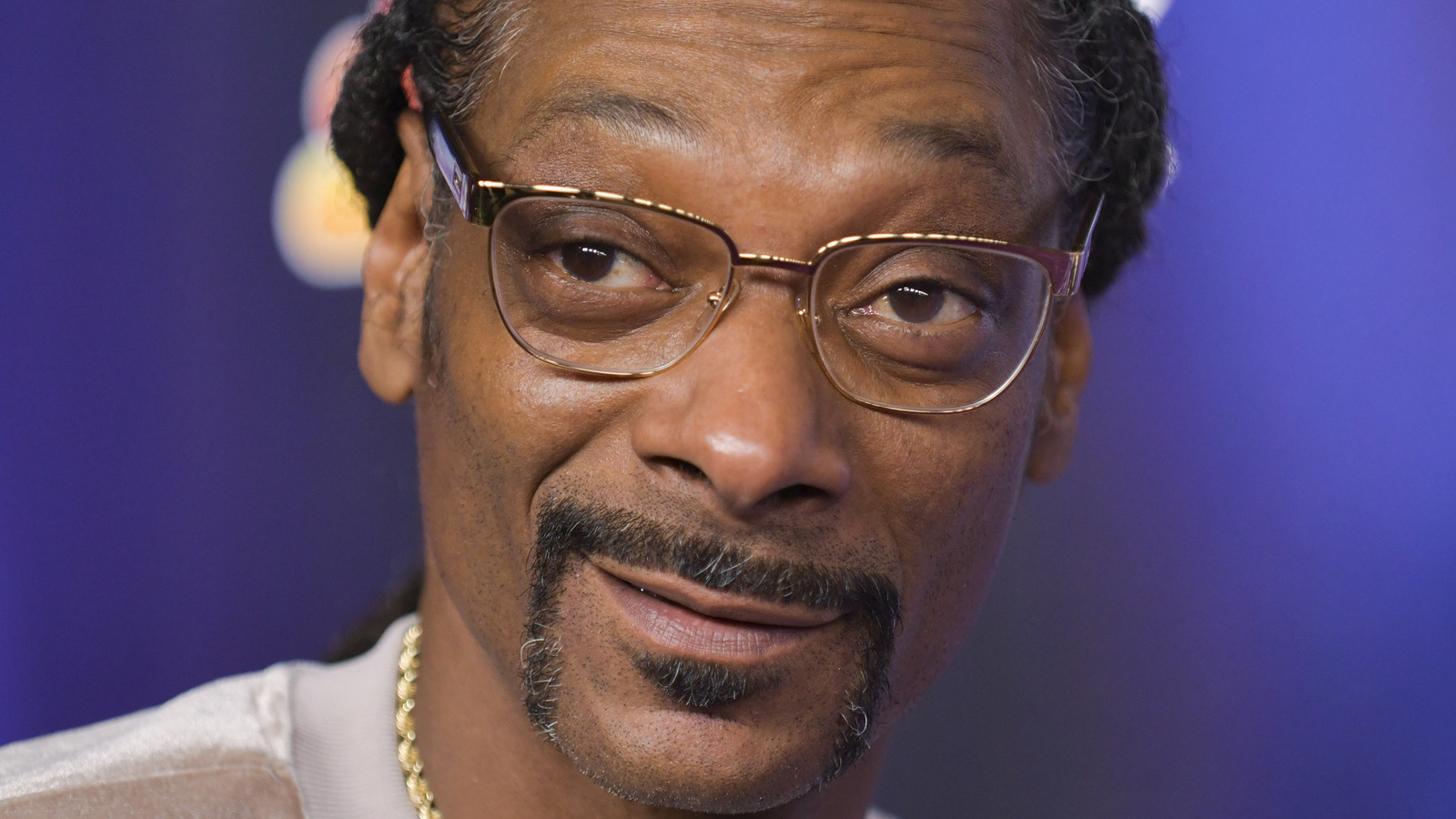 Snoop Dogg cancels all upcoming shows outside of U.S. 'due to unforeseen  scheduling conflicts'