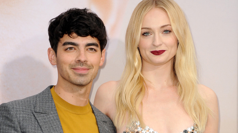 Sophie Turner and Joe Jonas posing