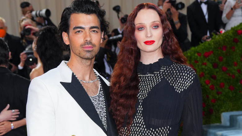 Sophie Turner and Joe Jonas pose at the Met Gala