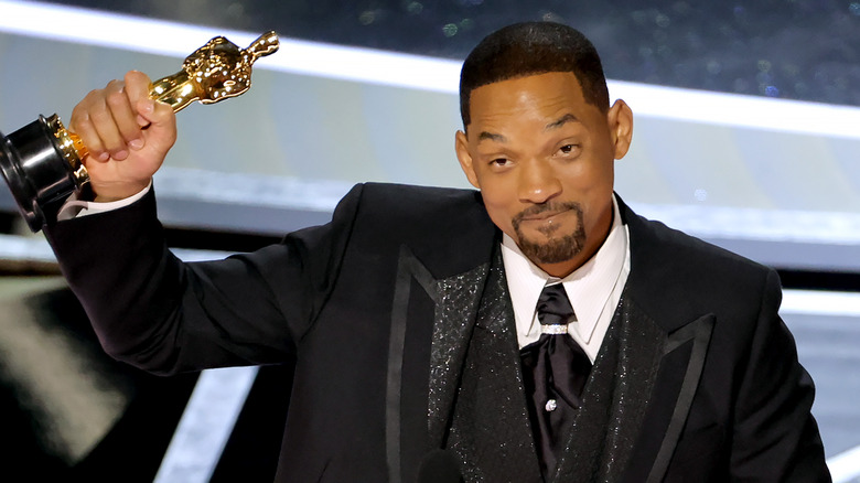 Will Smith accepts Oscar 