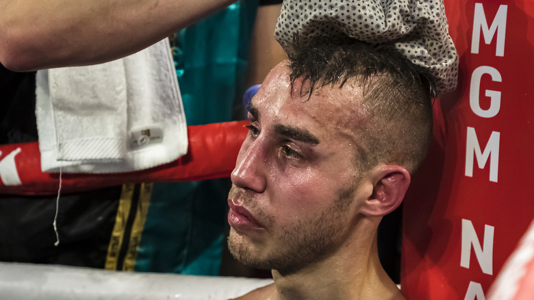 Maxim Dadashev suffering between rounds