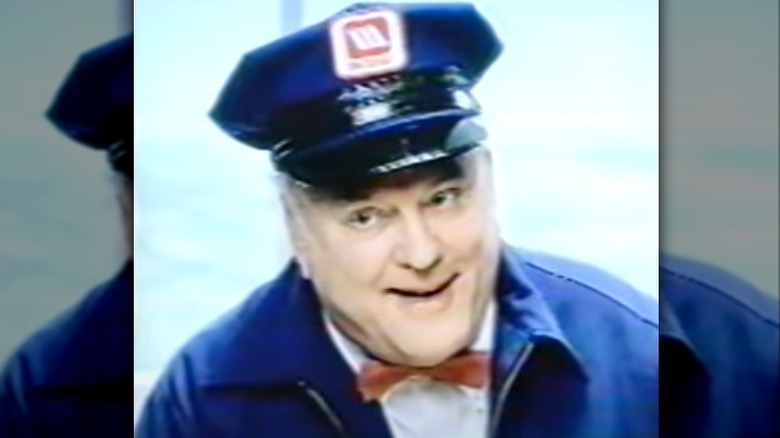 Gordon Jump as the Maytag repairman