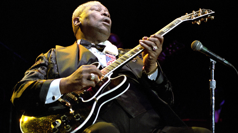 BB King playing