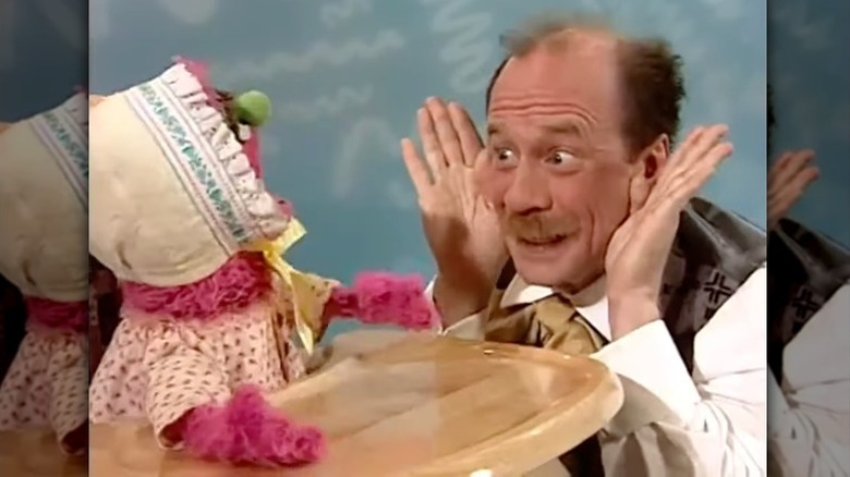 Michael Jeter as Mister Noodle with baby puppet