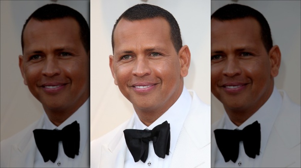 Alex Rodriguez smiles at the 2019 Oscars