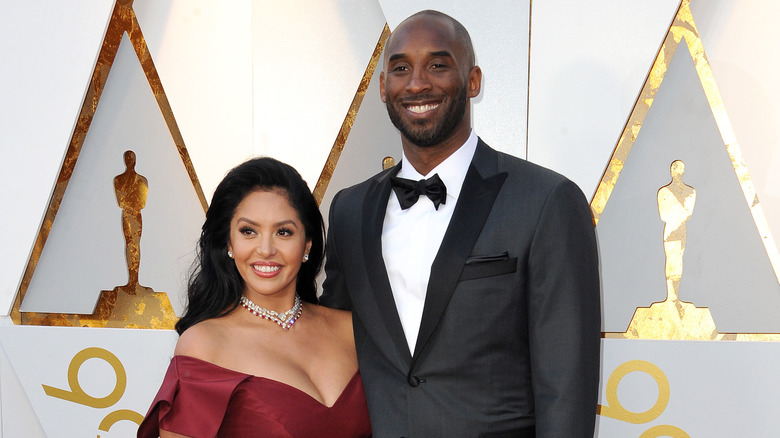 Vanessa and Kobe Bryant posing