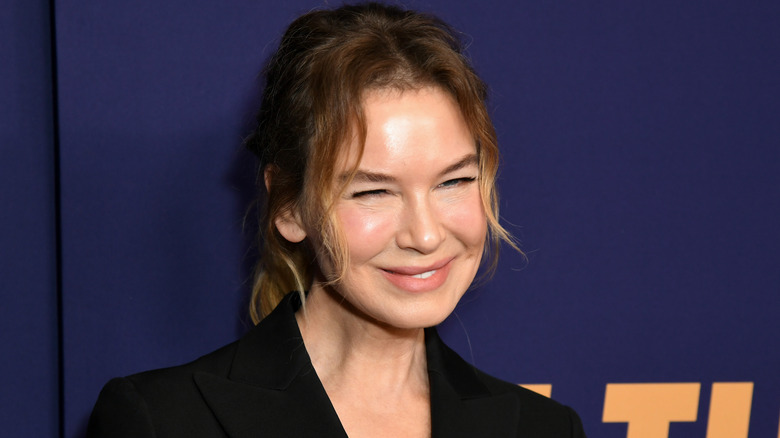 Renée Zellweger smiling at event