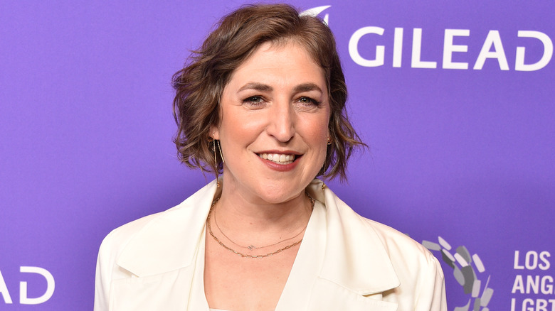 Mayim Bialik posing