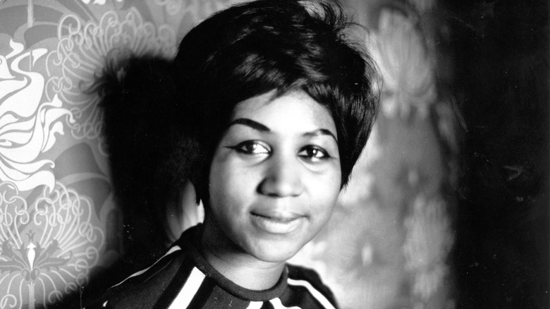 Aretha Franklin posing