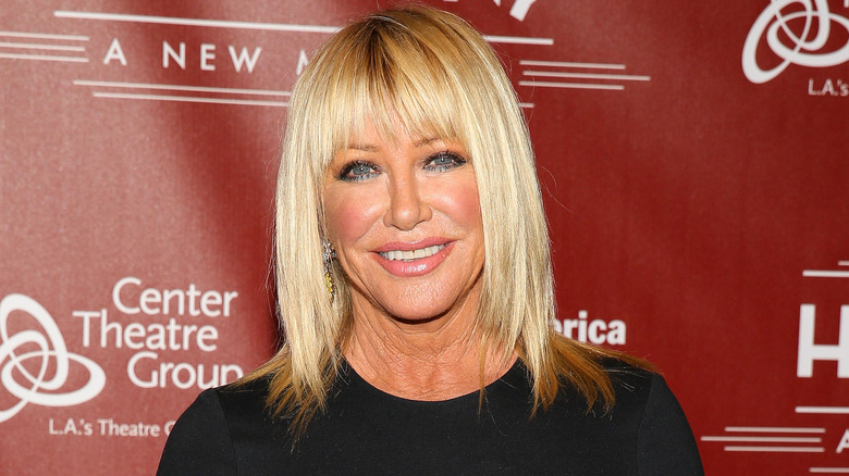 Suzanne Somers smiling