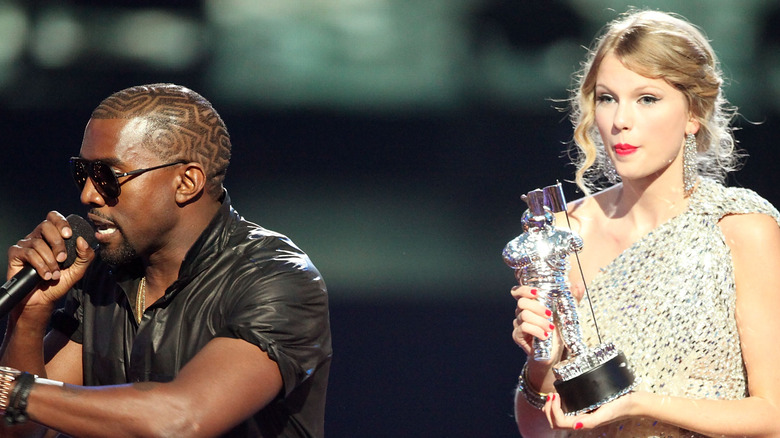 Kanye West interrupts Taylor Swift at VMAs