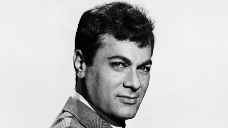 Tony Curtis posing