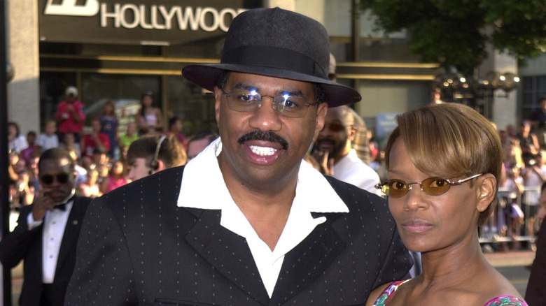 Steve Harvey and Mary Shakelford on the red carpet