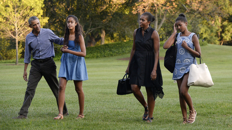 Obamas arriving at White House