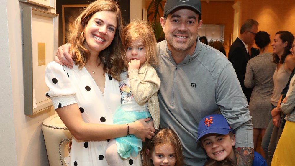 Siri Pinter and Carson Daly with their family, all smiling