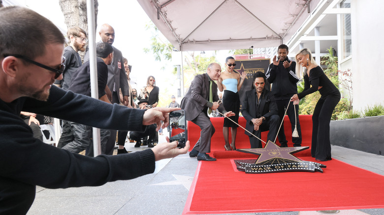 Tatum phographs Lenny Kravitz's Hollywood star