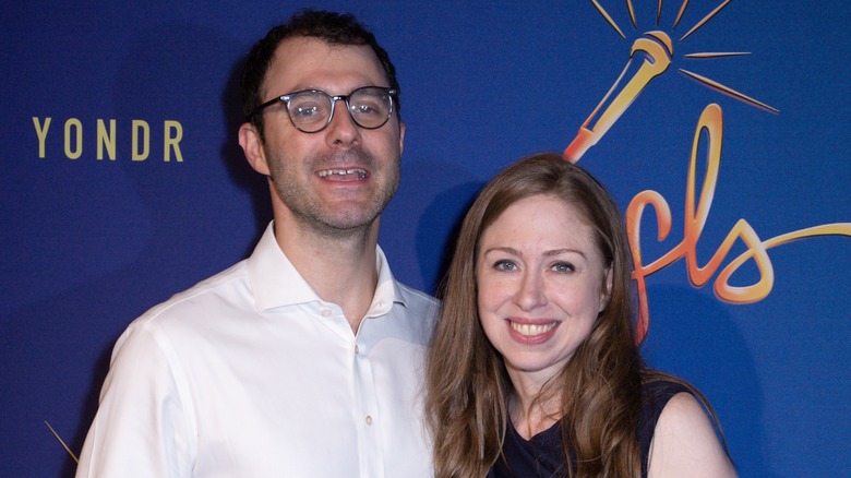 Marc Mezvinsky and Chelsea Clinton smiling