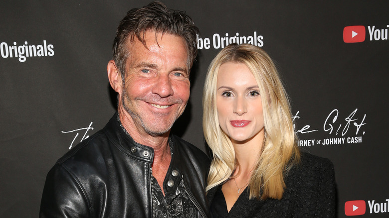 Dennis Quaid and Laura Savoie smiling