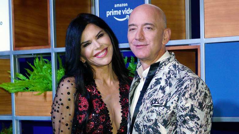 Lauren Sánchez, Jeff Bezos smiling