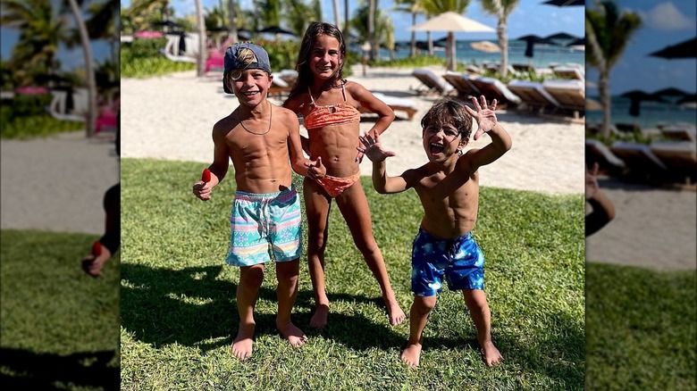 Jessie James Decker's children flaunt abs