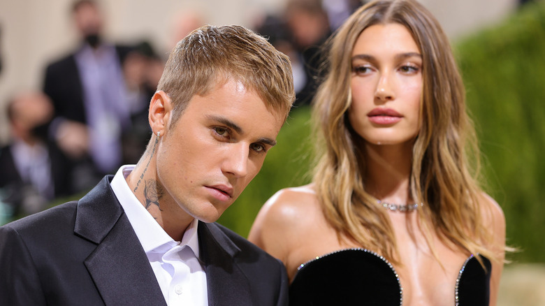 Hailey and Justin Bieber posing