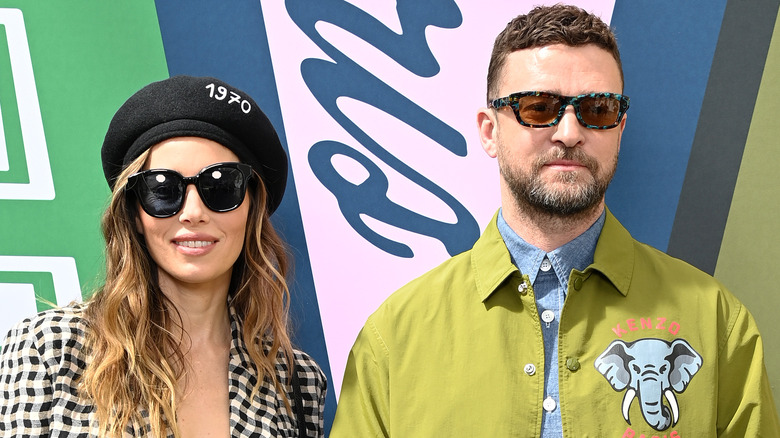 Jessica Biel, Justin Timberlake wearing sunglasses