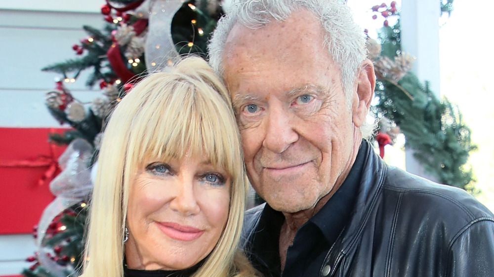 Suzanne Somers and Alan Hamel smiling