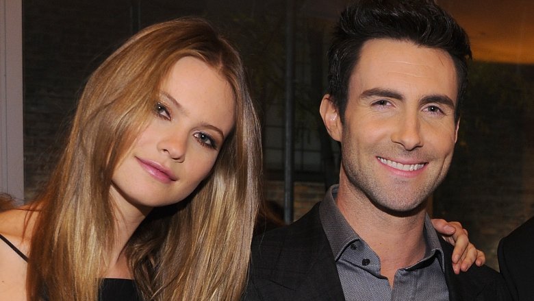 Behati Prinsloo, Adam Levine