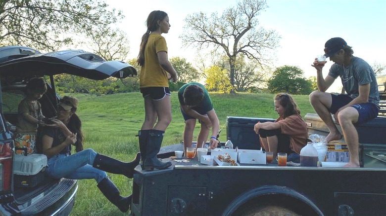 Joanna Gaines with kids picnic