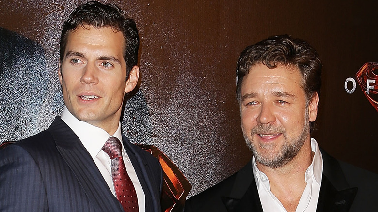 Henry Cavill and Russell Crowe posing