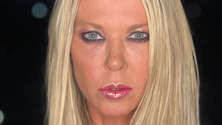 Tara Reid blond hair selfie