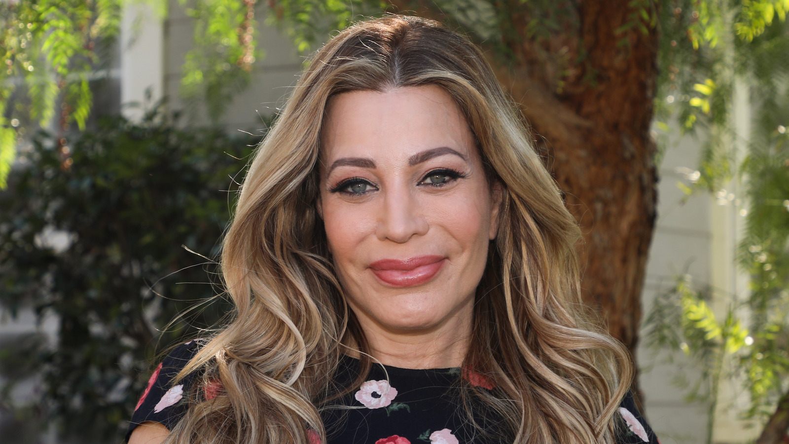 Taylor Dayne Defends Performing At Mar-A-Lago