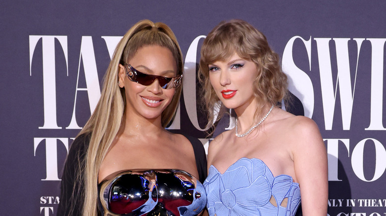 Beyoncé and Taylor Swift on red carpet