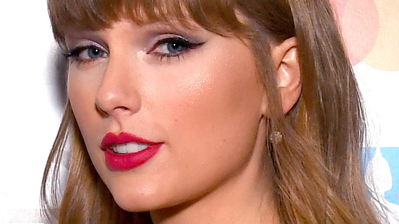 Pop Music In The Era Of Taylor Swift: Behind The Success Of, 49% OFF