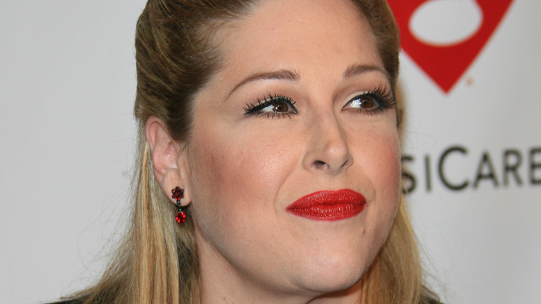 Carnie Wilson in red lipstick