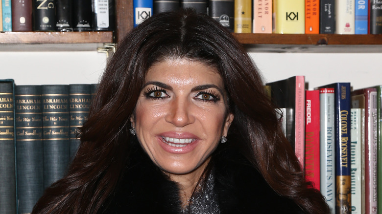 Teresa Giudice looks manic with books