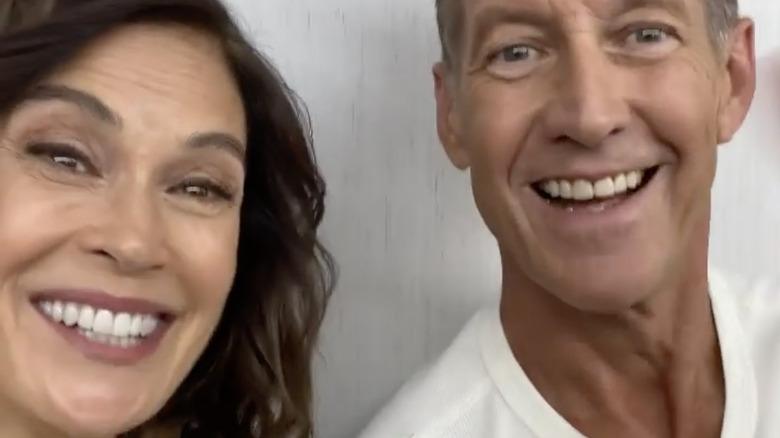 Teri Hatcher and James Denton selfie