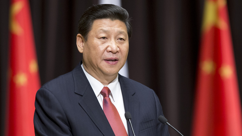 Xi Jinping addresses students