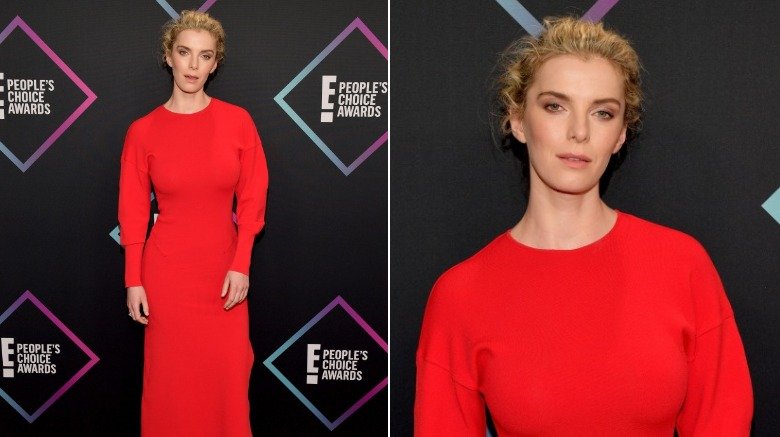 Betty Gilpin red carpet