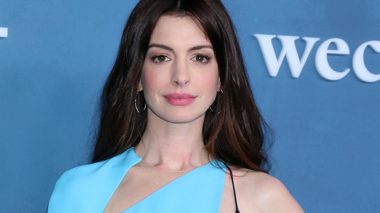 Anne Hathaway blue dress event