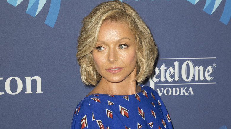 Kelly Ripa posing