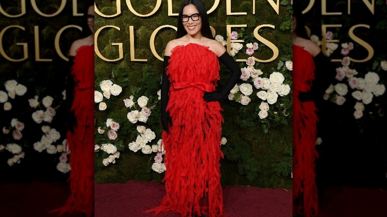 Ali Wong attends the 82nd Annual Golden Globe Awards in Beverly Hills, CA (2024)