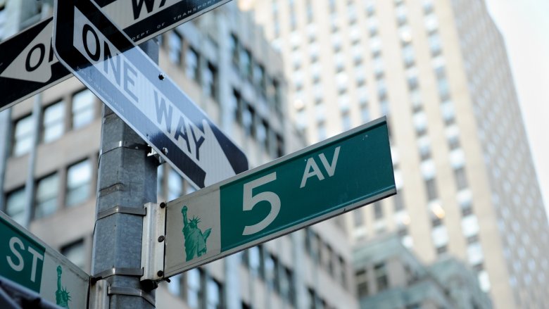 Fifth Avenue street sign